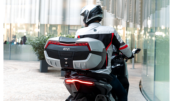 Givi Monokey® Topcase Maxia 5 V58 - Die fünfte Generation des besten Topcase von Givi.